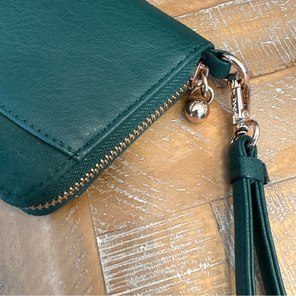 LC Lauren Conrad Sade RFID-Blocking Wallet Hunter Forest Green Wristlet - Picture 5 of 8